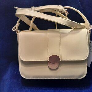 Time and Tru Women's Vida Crossbody Bag, Bright Yellow